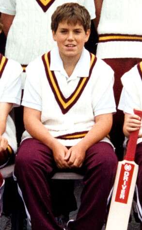 A young Henry Cavill, photo from his yearbook.