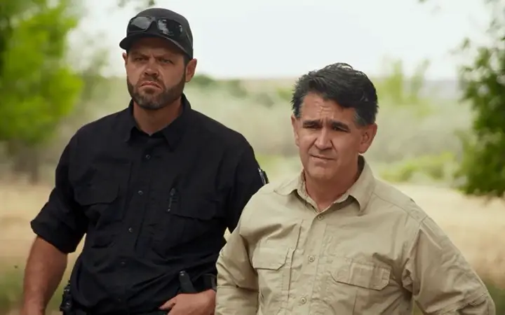 Erik Bard (right) and Bryant "Dragon" Arnold (left) on 'The Secret of Skinwalker Ranch'.