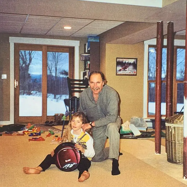 Mikaela Shiffrin as a child with her father Jeff Shiffrin (right).