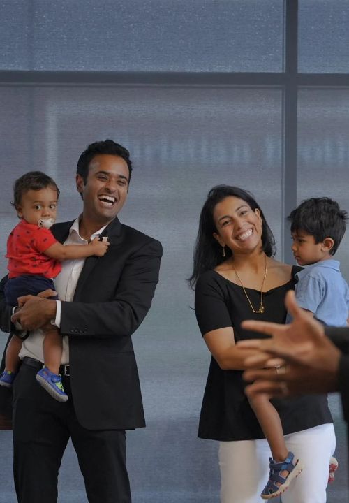 Vivek Ramaswamy with his wife and kids. celebsfortune.com