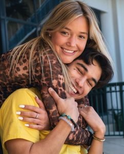 Biographical Facts about Olivia Ponton, Relationship with Boyfriend Kio