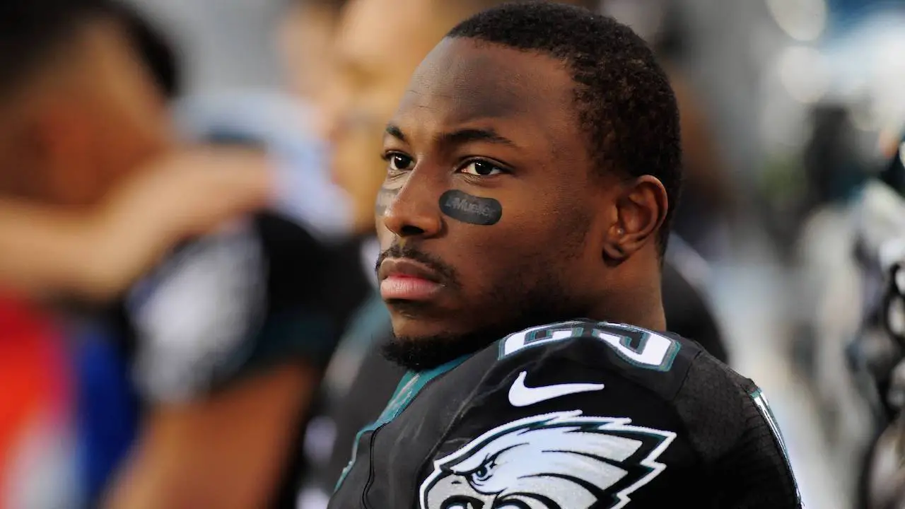 Net Worth: PHILADELPHIA, PA - DECEMBER 07: LeSean McCoy #25 of the Philadelphia Eagles looks on from the bench during the first quarter against the Seattle Seahawks at Lincoln Financial Field on December 7, 2014 in Philadelphia, Pennsylvania. (Photo by Evan Habeeb/Getty Images)
