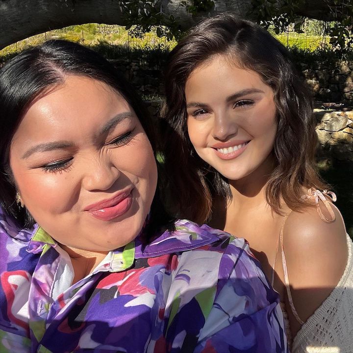 Stephanie Valentine (left), aka Glamzilla, making a face and taking a selfie with Selena Gomez (right).