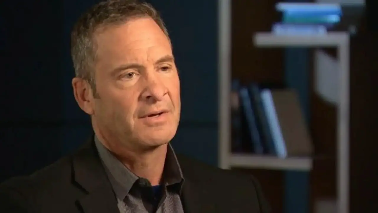 Clint Malarchuk's neck injury scar was a result of a horrific accident. celebsfortune.com