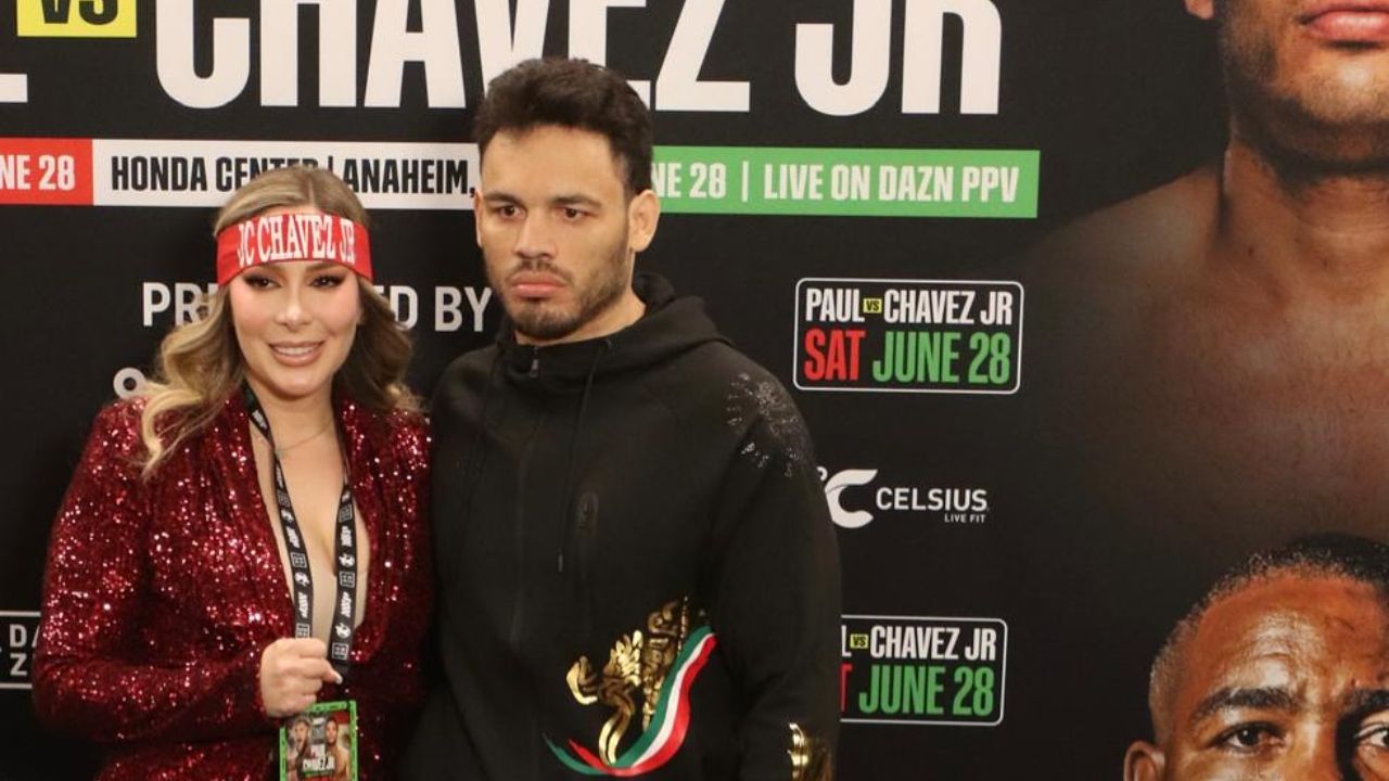 julio cesar jr with his wife, Frida Chavez.