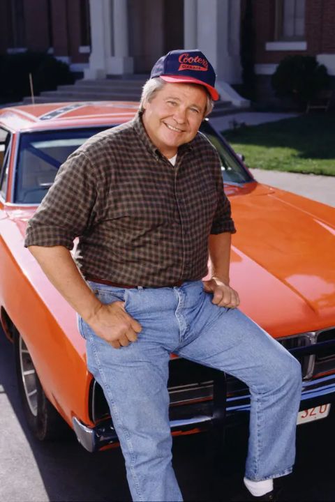 Ben Jones' net worth was estimated at $500,000.