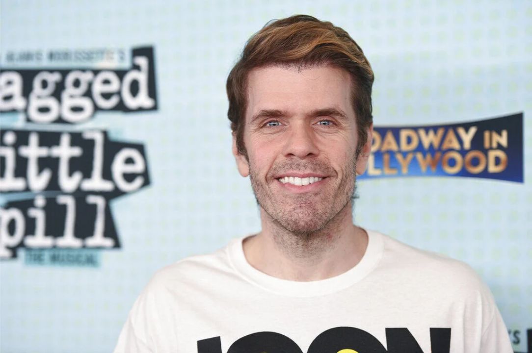 Perez Hilton does not have a wife or a husband.