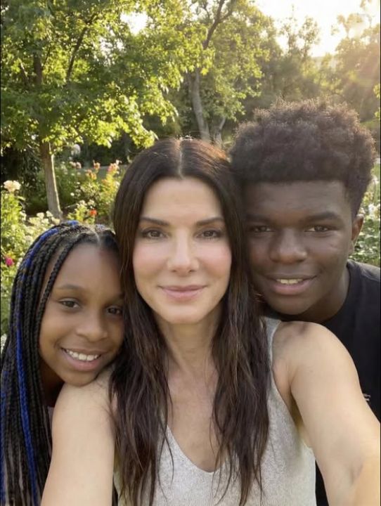 Sandra Bullock with her kids.